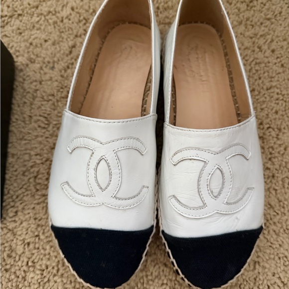 CHANEL Women's Classic Black and White Espadrilles - Picture 2 of 5